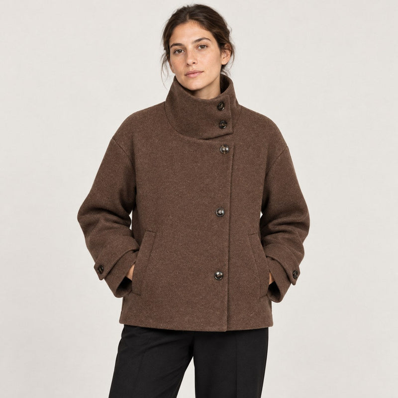 Abrigo Corto de Cuello Alto para Mujer | Chaquetón Efecto Paño con Botones Asimétricos